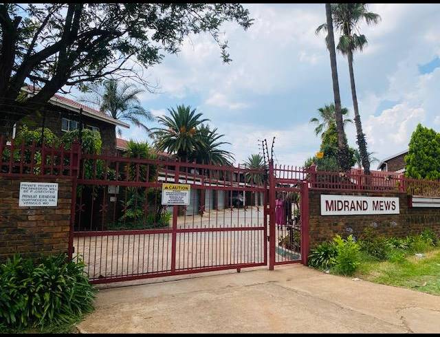 3 BEDROOM PROPERTY TO RENT IN CLAYVILLE EAST